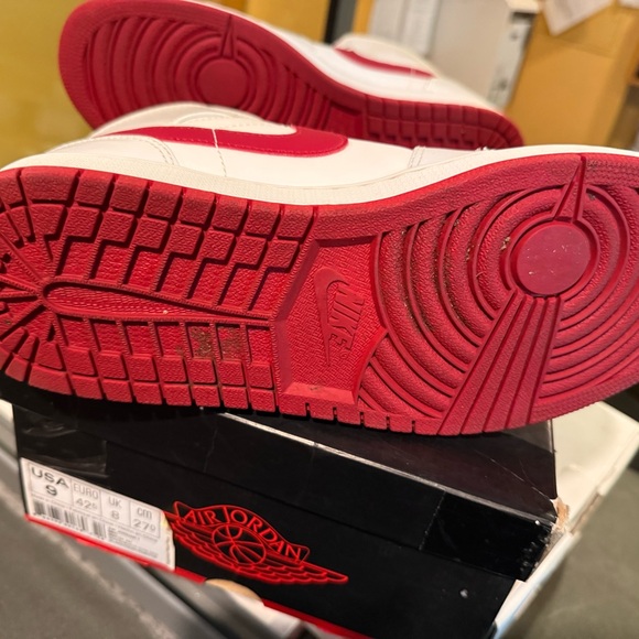 Jordan 1 Metallic Red Mid (2014) Size 9M - Picture 4 of 7